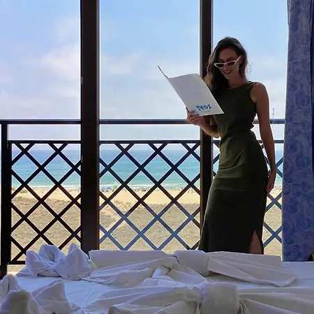 Teos شقة فندقية 4*