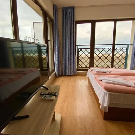 Teos Apart-hotel *