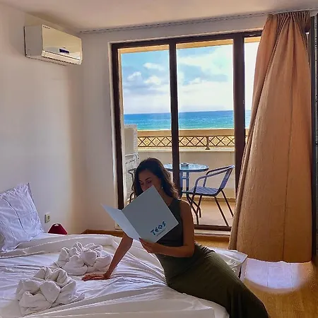 Teos Apart-hotel *